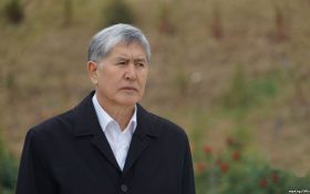 (Рус) Глава Центра по предупреждению пыток Нурдин Сулайманов посетил Алмазбека Атамбаева в СИЗО ГКНБ КР