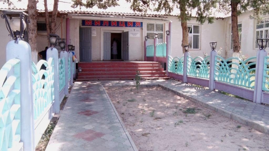 “Аларды киргизбегиле!»- деп, Баткен районундагы ИИБ убактылуу кармоочу изоляторлоруна КР КАУБ кызматкерлерин киргизбей коюшту.