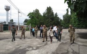 Посещения закрытых учреждений совместно с главой Национального превентивного механизма Великобритании / Улуу Британия Улуттук алдын алуу механизминин башчысы менен биргеликте жабык мекемелерге баруу иш-чарасы